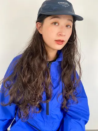 ミディアム パーマ カラー CEINE OURのヘアスタイル