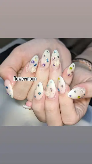 ネイル フラワー ムーンのネイルデザイン