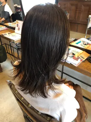 ミディアム カラー 相原 美咲のヘアスタイル