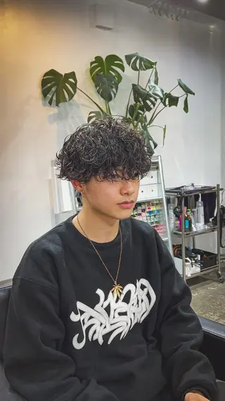 ミディアム パーマ メンズ Je suis heureuse Tres所属・✨骨格矯正メンズ特化 美容師公平✨のヘアスタイル