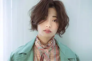 ショート カラー 朝田 拓実のヘアスタイル