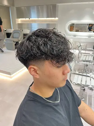ショート パーマ メンズ soen所属・⚡メンズパーマフ ェードカットTomyのヘアスタイル