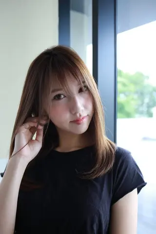 ミディアム 松島 涼花のヘアスタイル