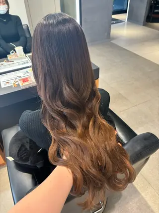 ロング KAREN（ému） 伏見/カットモデルのヘアスタイル