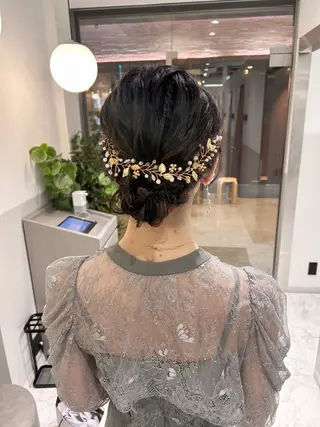 ミディアム ヘアアレンジ SALOWIN新宿三丁目 Frente店所属・薄田 珠美のヘアスタイル
