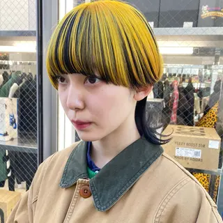 ショート カラー TOMOYAレイヤー ブリーチ縮毛矯正のヘアスタイル