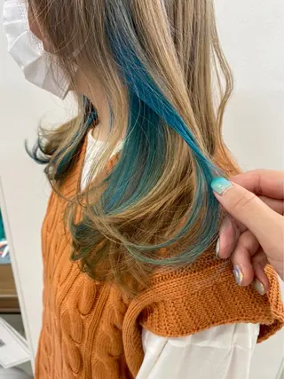 ロング カラー 秋葉原オタク向け美容室OFF-KAi!!所属・渡部凌我 小顔ウルフ ハイトーンカラーのヘアスタイル