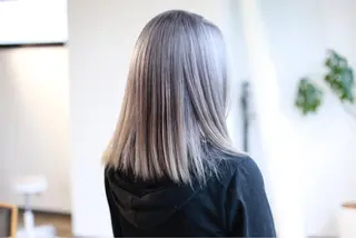 カラー ハイトーン/レイヤー /ケアブリーチ石川治のヘアスタイル