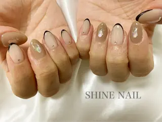 ミディアム SHINE NAILのネイルデザイン