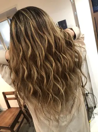 ロング カラー レイヤーカット匠 イソザキノリユキのヘアスタイル