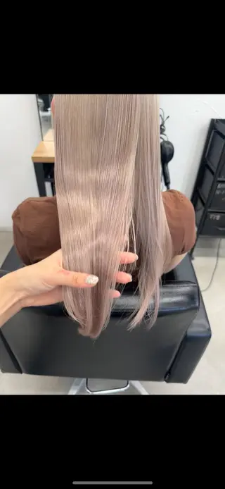 セミロング カラー Rico / bob/グレージュのヘアスタイル