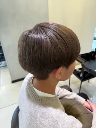 ショート カラー メンズ 渡邊 桃香のヘアスタイル