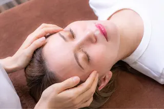 【小顔矯正・顔の歪み矯正・骨盤矯正・姿勢矯正】美容整体プラスフィール人形町店所属・美容整体　小顔矯正 プラスフィール宇田川のエステ・リラクイメージ