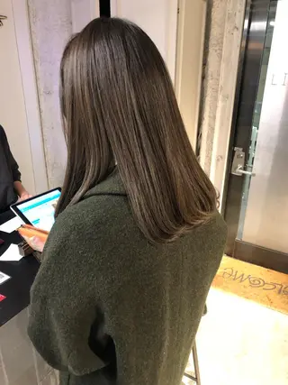 ミディアム カラー SALOWIN 表参道所属・シンカ 表参道のヘアスタイル