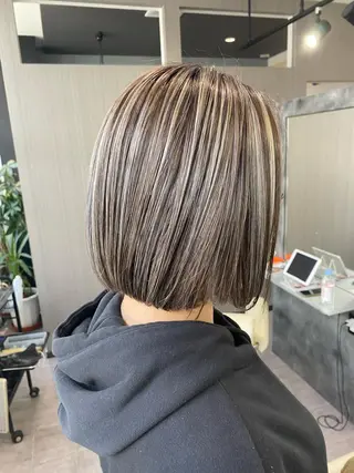 ミディアム カラー hair make huit8所属・ハイライト&ブリーチ 💇🏼‍♀MAHOのヘアスタイル