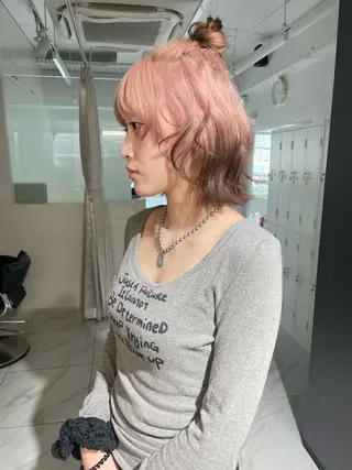 ミディアム カラー サワイ ユイのヘアスタイル