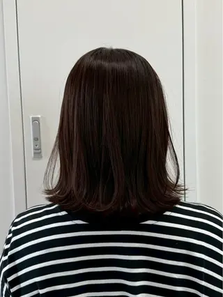 ショート urara /ブリーチ/艶カラーのヘアスタイル