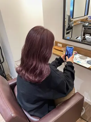カラー 栗林 茉那のヘアスタイル