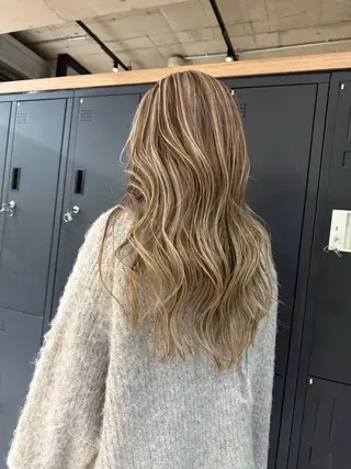 ロング 🫧ハイライトカラー 🫧 𝓜𝓘𝓤のヘアスタイル