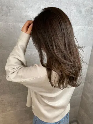 ミディアム カラー _WHITE 天王寺のヘアスタイル