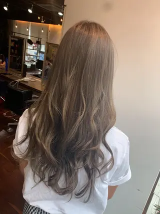 ロング カラー 吉本 yoshimotoのヘアスタイル