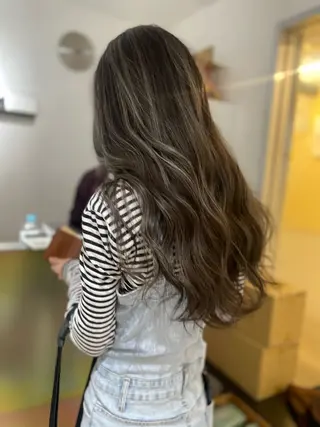 カラー Unique umekita所属・unique 松原吹季のヘアスタイル