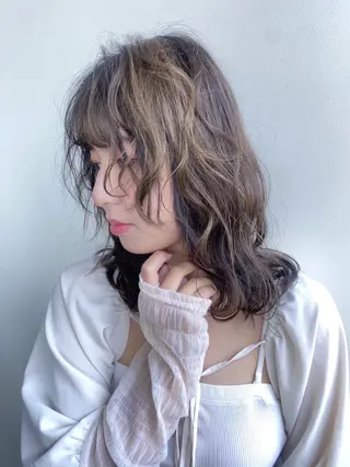 セミロング 透けるベージュ/ 艶カラー♡のヘアスタイル