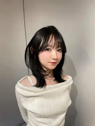 ミディアム 新宿/艶髪カラー /エマ🧚🏻❄️のヘアスタイル