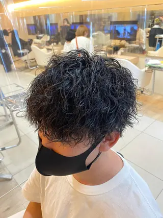 ショート パーマ メンズ 塩谷黎✨ブリーチ無W カラーメンズパーマ✨のヘアスタイル