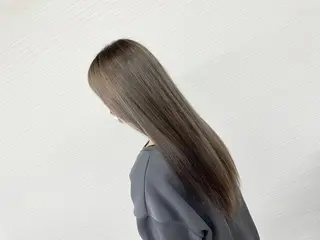 ロング カラー LaRmE Ayumi.のヘアスタイル