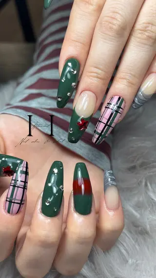 ネイル Hatsuu nail所属・HatsuuNail salonアリスのネイルデザイン