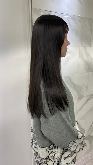 ロング soigné 表参道【ソワネ】所属・🖱️透明感カラー ×髪質改善Rikyuのヘアスタイル