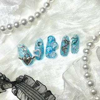 カラー 痛ネイル🩷渋谷 🧸Yunaのネイルデザイン