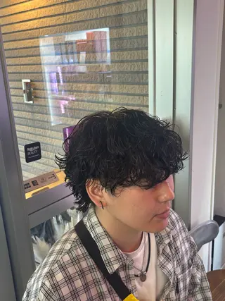 パーマ メンズハイトーン 北斗💍レイヤーのヘアスタイル