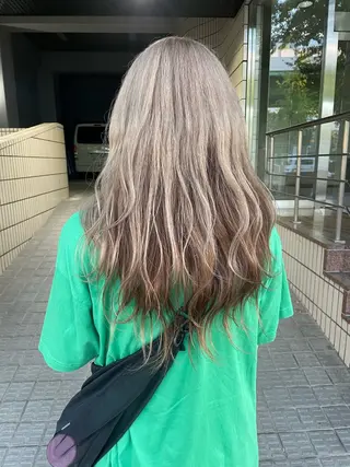 ロング カラー カットモデル/ ハイトーン/ゆうあのヘアスタイル