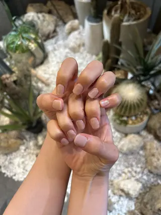 ネイル 暖色系ツヤカラー コトノ🫧のヘアスタイル