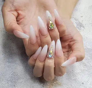 ネイル nailstudio eviz新宿店のネイルデザイン