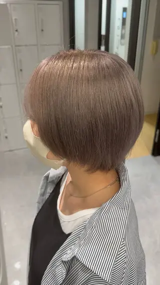 ショート カラー ホワイトカラー/梅田 ハイトーン/しんのヘアスタイル