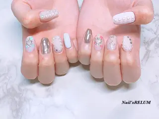 ネイル THECOLORS所属・近貞 莉奈のネイルデザイン