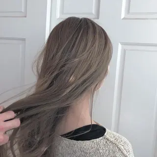 ロング カラー 🌸ハイトーン 新田 廉 🌸のヘアスタイル