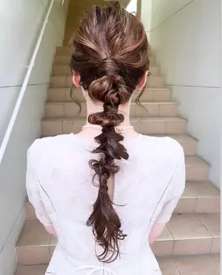 ロング ヘアアレンジ SALOWIN 栄所属・河西 彩香/ブリーチカラーのヘアスタイル