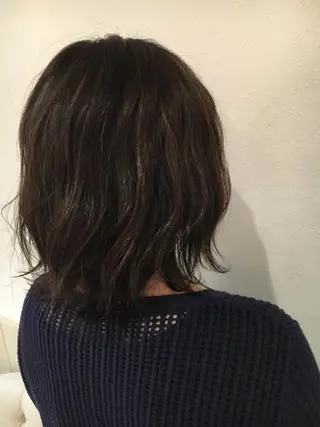 セミロング カラー 宮内 真乃のヘアスタイル