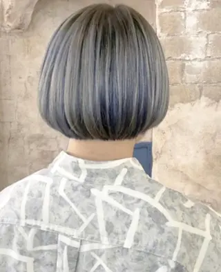 ショート カラー ブリーチ、パーマ 西部笑のヘアスタイル