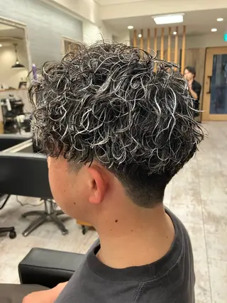 カラー パーマ メンズ メンズ特化/パーマ/ フェードWATARUのヘアスタイル