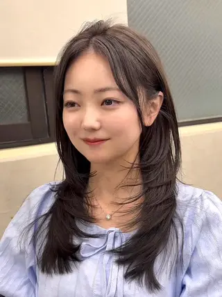 セミロング 谷川が作る熊本1🥇 レイヤーカットのヘアスタイル