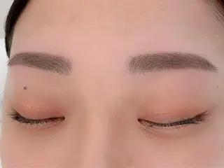 アイブロウ BellFlower Aki（眉・まつげ）のマツエク・マツパデザイン