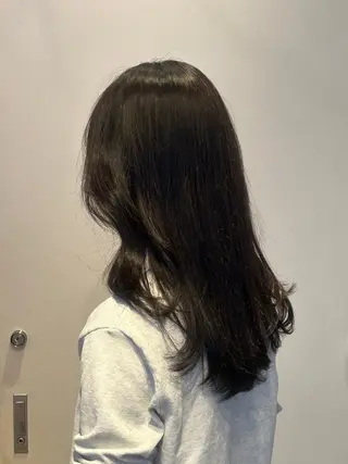 セミロング カラー ナチュラル大人っぽい スタイル　MAORIのヘアスタイル