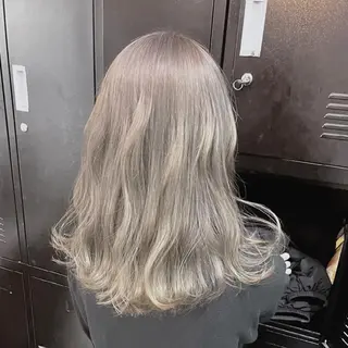 セミロング 🌈カラー特化 ハイトーンけいと🌈のヘアスタイル