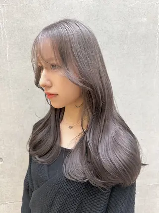 ロング カラー レイヤーカット 透明感カラーのヘアスタイル