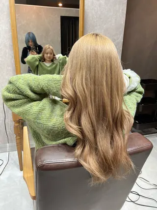 ロング Colore（コローレ）所属・顔タイプ/ダブルカラ ー/りりかのヘアスタイル